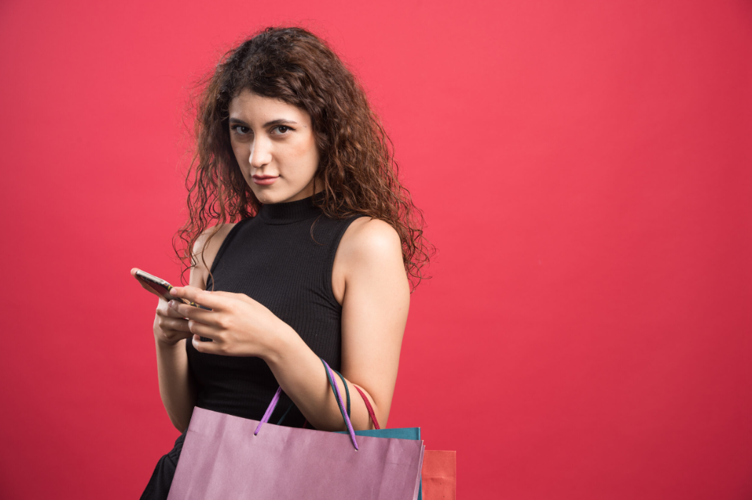 UOL: 49% deixam de comprar por posicionamento político de influenciadores